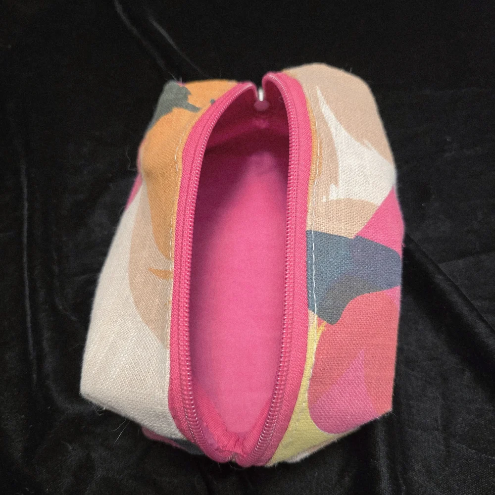 Colorful Women's Cosmetic Bag‎ with Pink Accents, NWOT